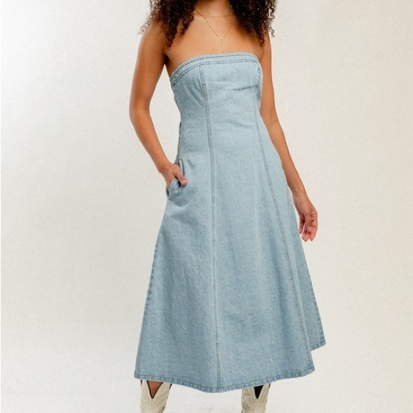Le Lis Dresses & Skirts - Le Lis Light Blue Strapless Denim Dress